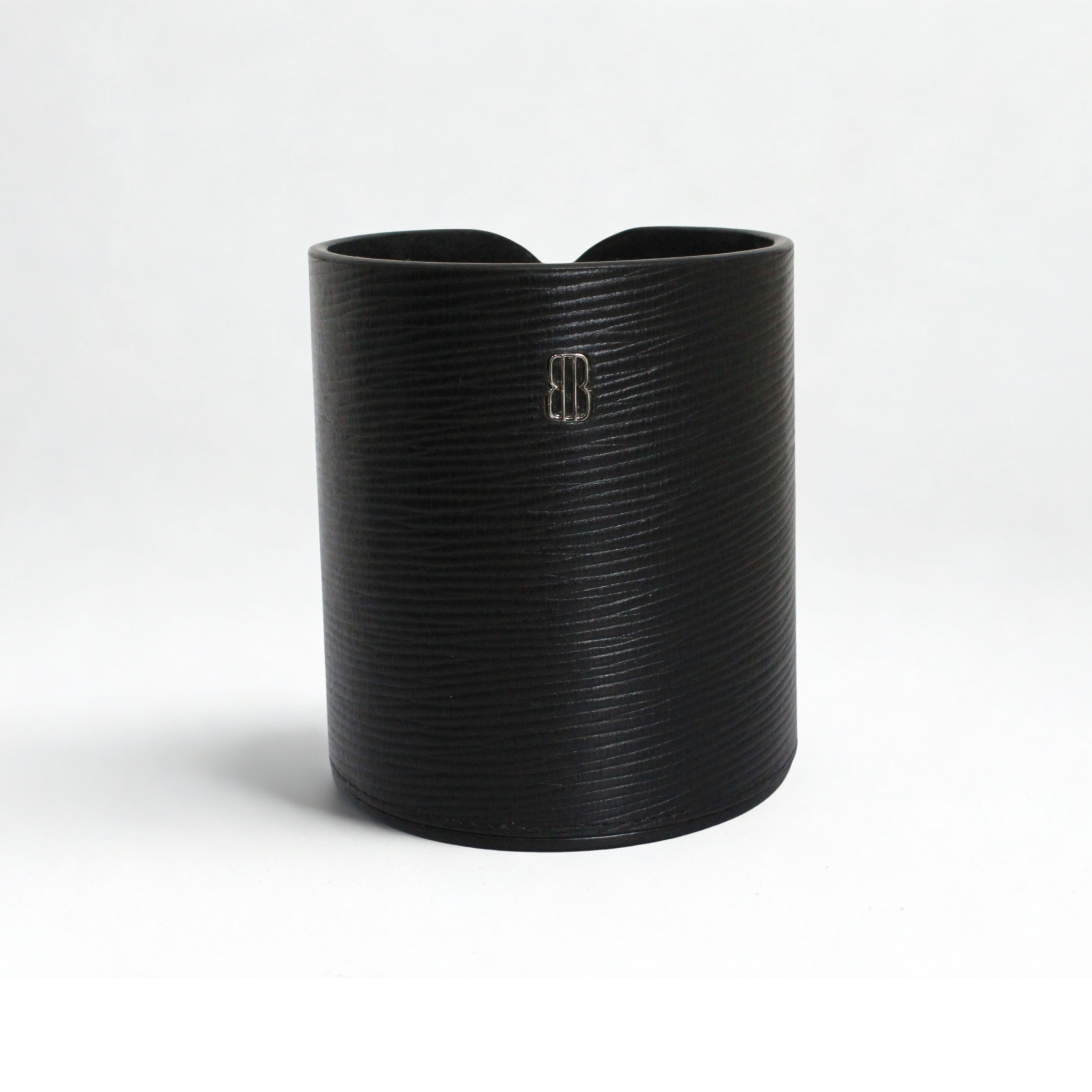The Pivot Pen Stand
